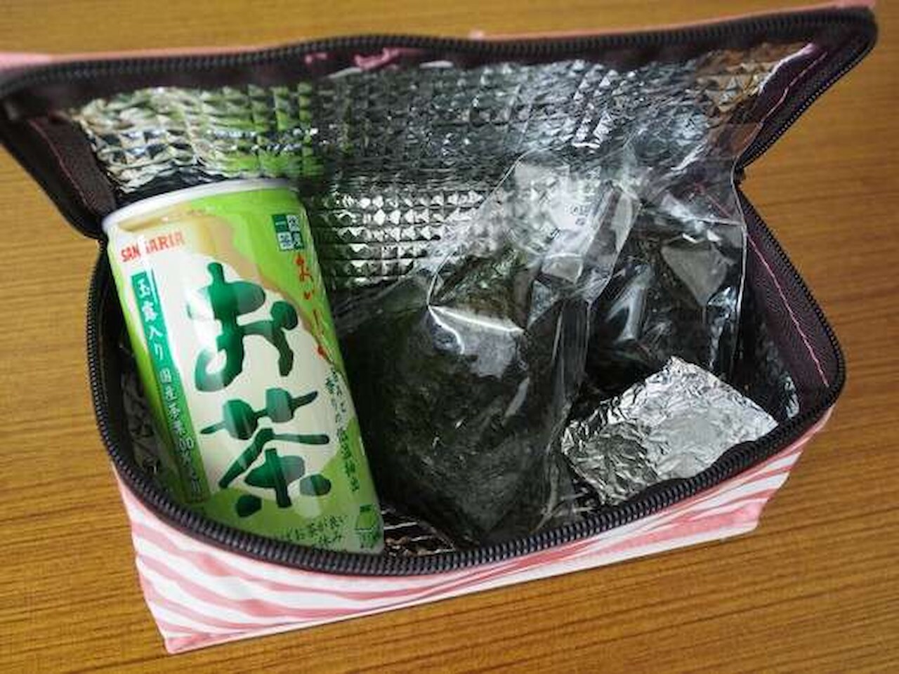 朝食代わりの「おむすびセット」テイクアウト